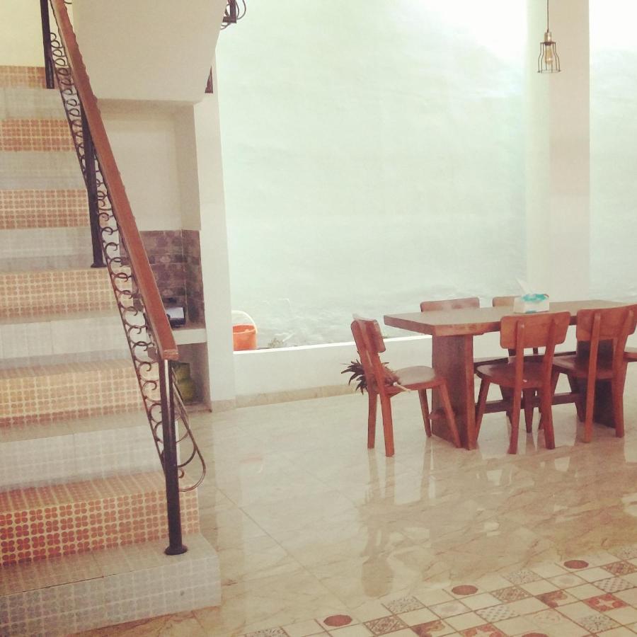 Zg Homestay Solo Sumber  Екстер'єр фото
