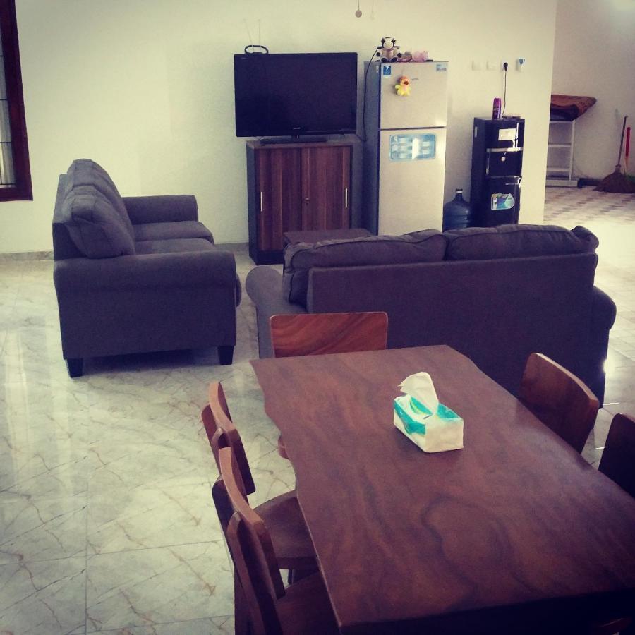 Zg Homestay Solo Sumber  Екстер'єр фото