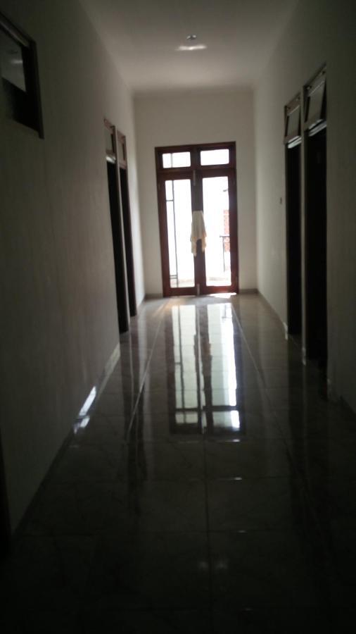 Zg Homestay Solo Sumber  Екстер'єр фото